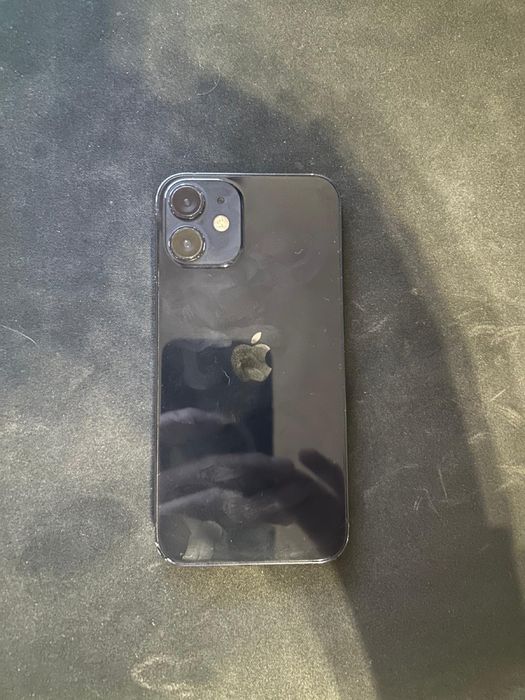 Vand iphone 12 mini fara display