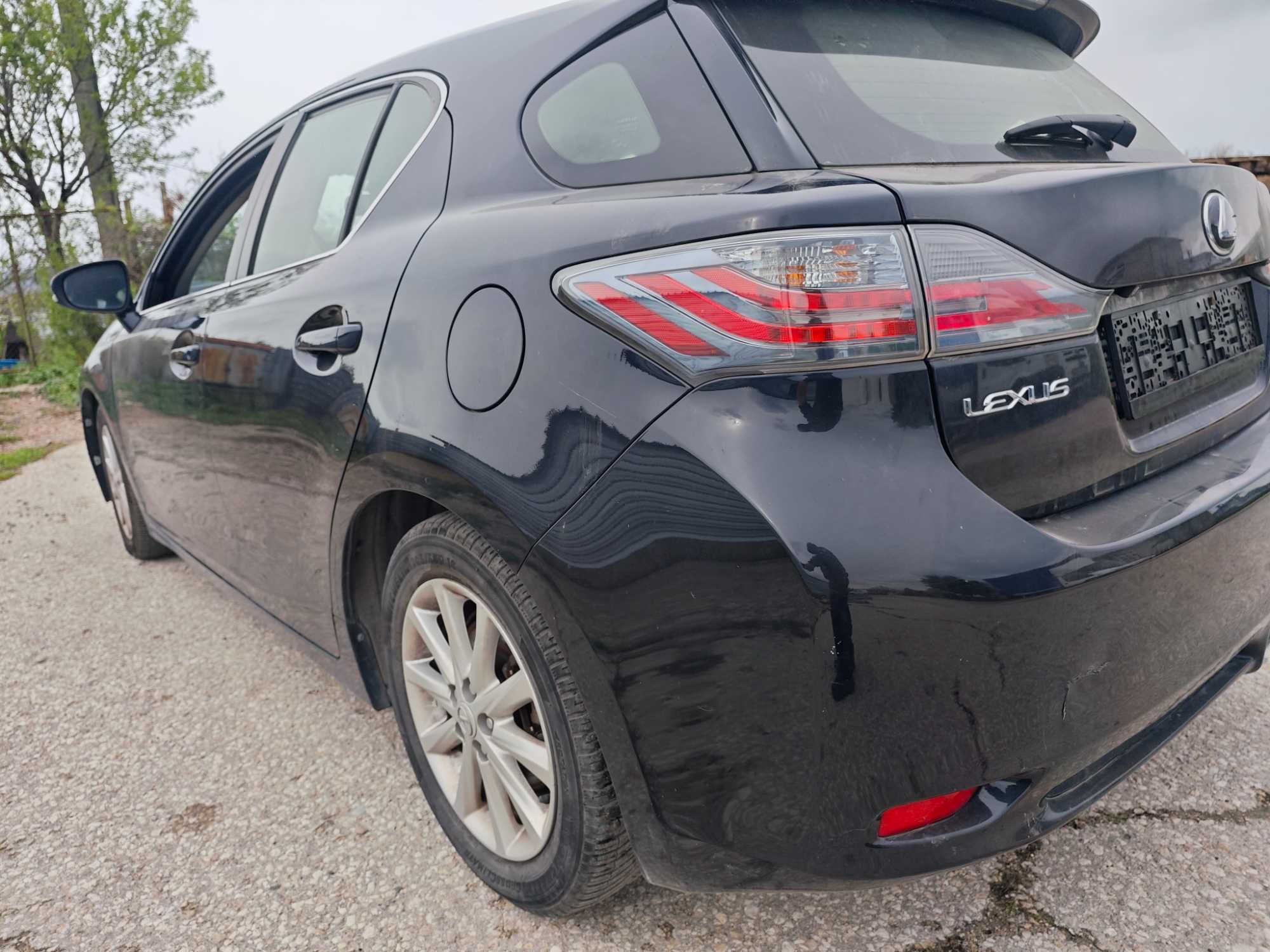 На части Lexus CT200H Hybrid Camera всичко работи