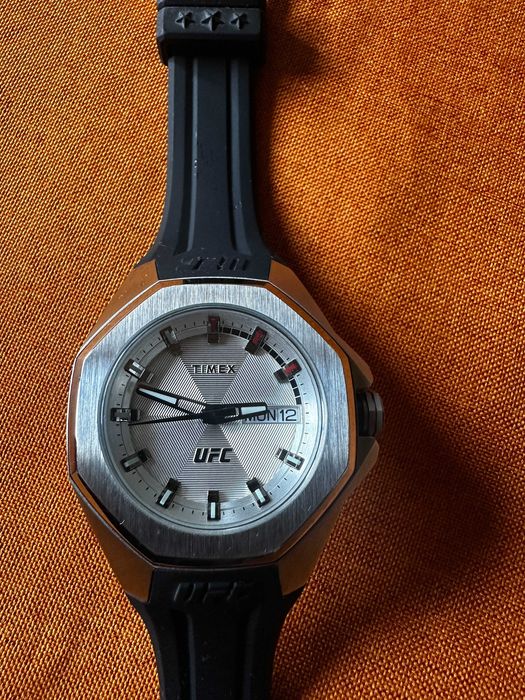 Часовник Timex UFC Men's Pro 44mm