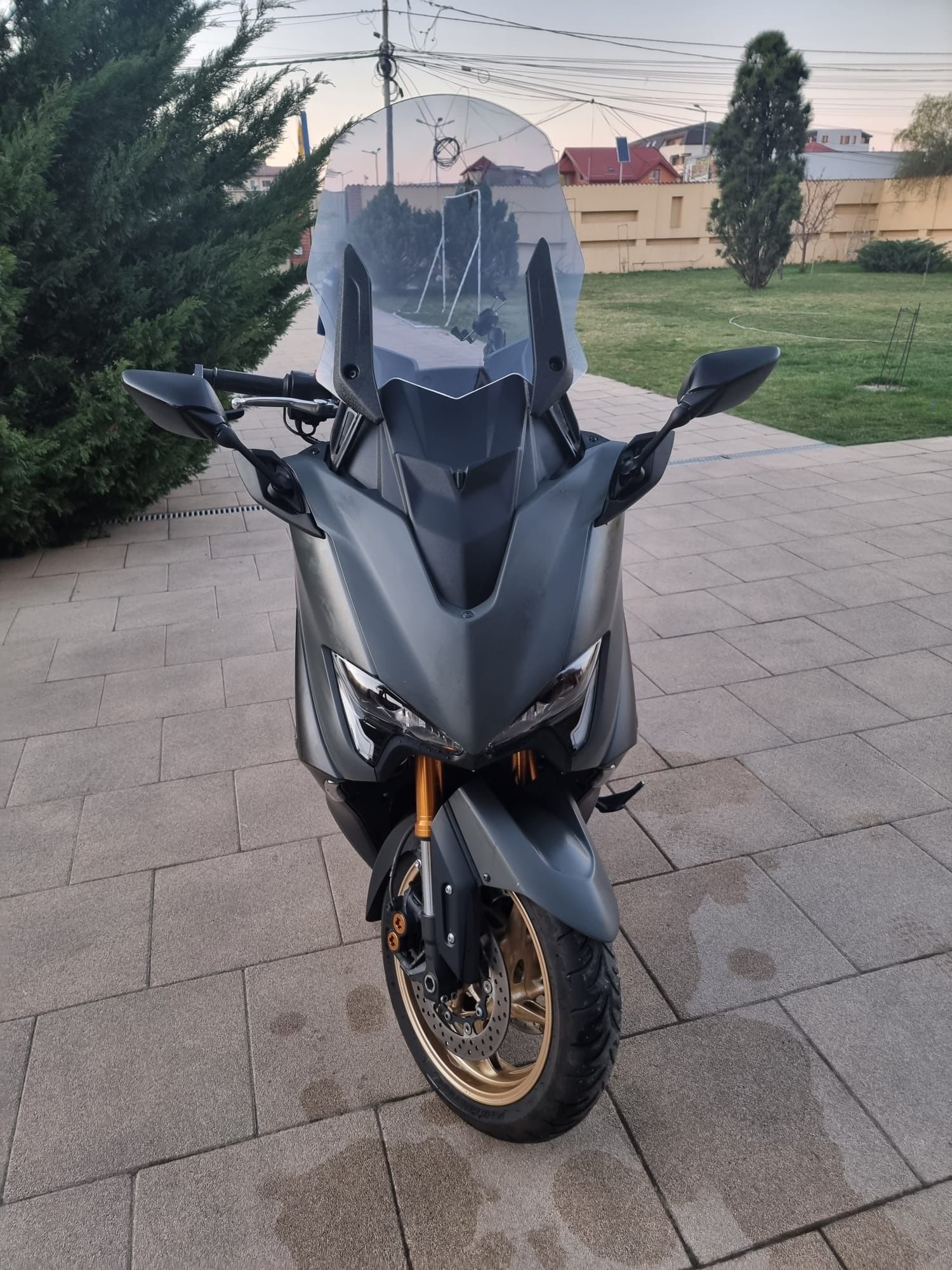 Yamaha TMax Max Tech