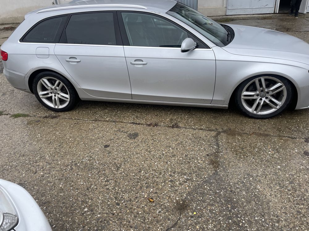 Dezmembrez Audi A4 B8 2.0 tdi caga