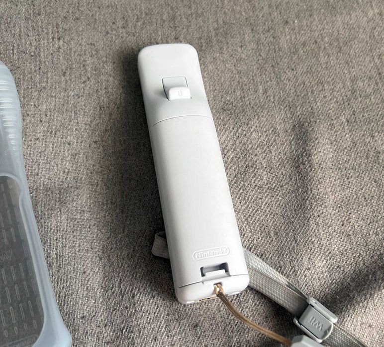 Controller Wii RVL-003 alb cu husa silicon stare foarte buna