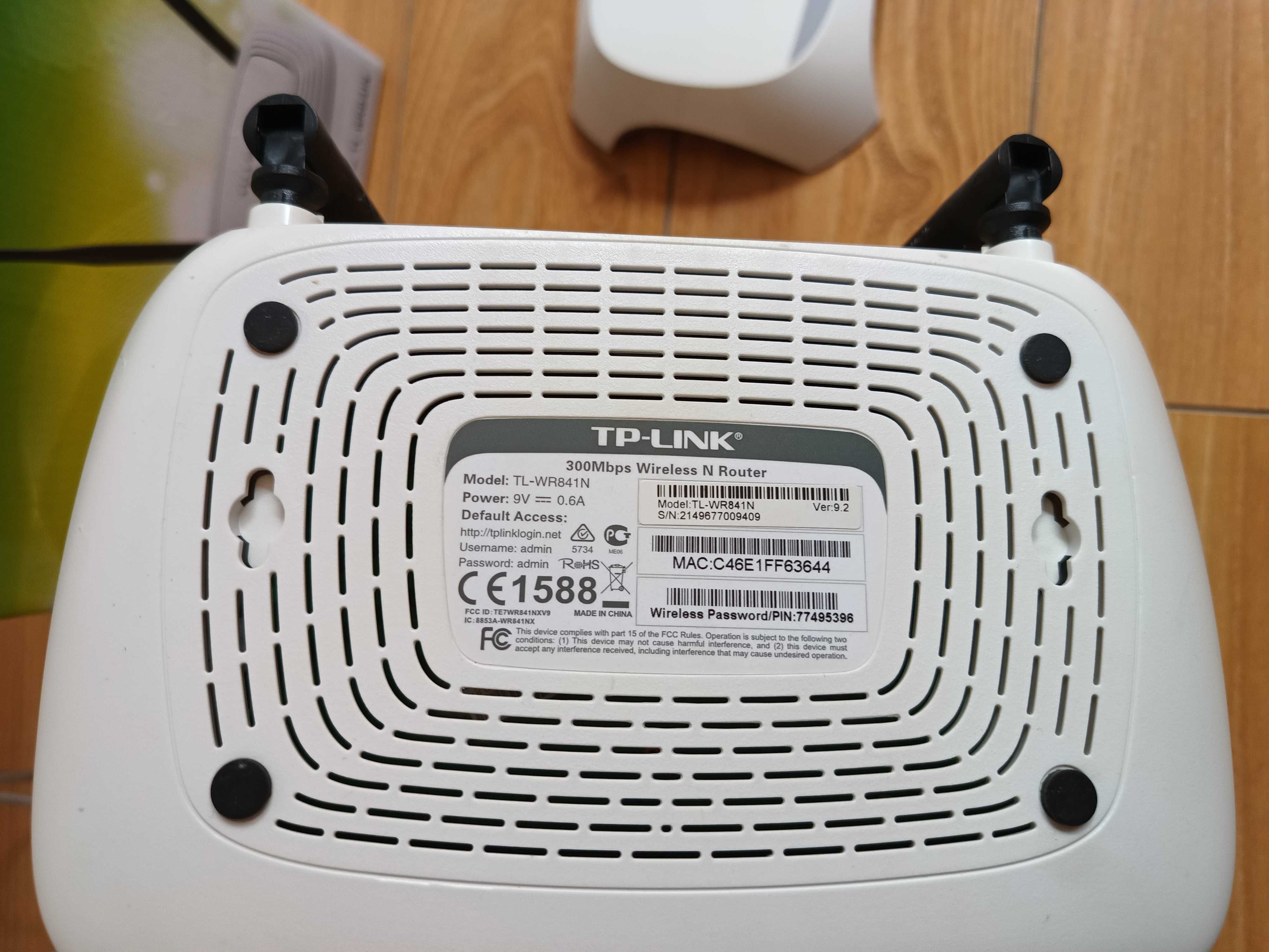 3 router :TP-LINK TL-WR841N/ Tp-Link TL-WR720N/ Cisco E900