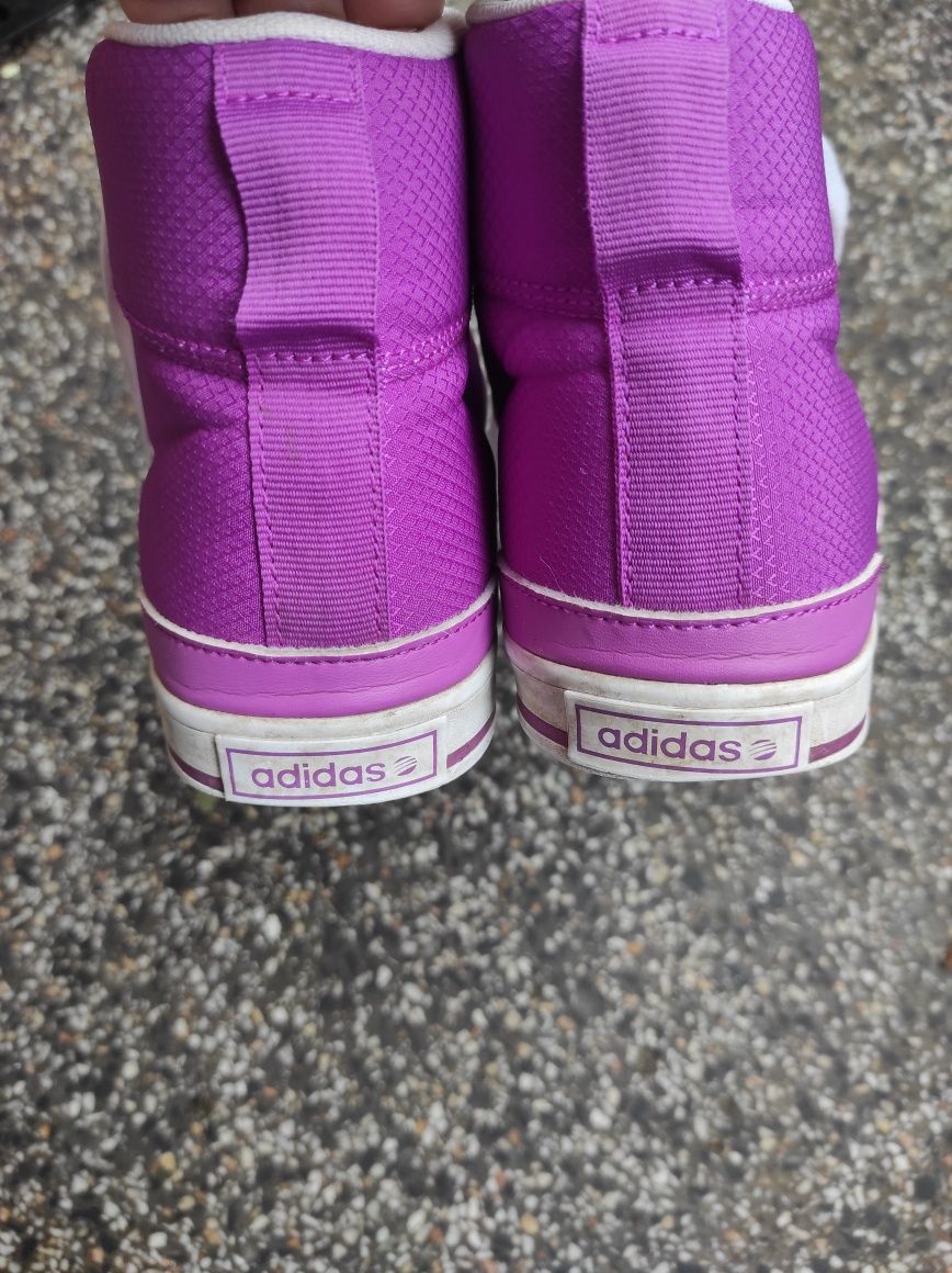 Дамски кецове  Adidas / Convers