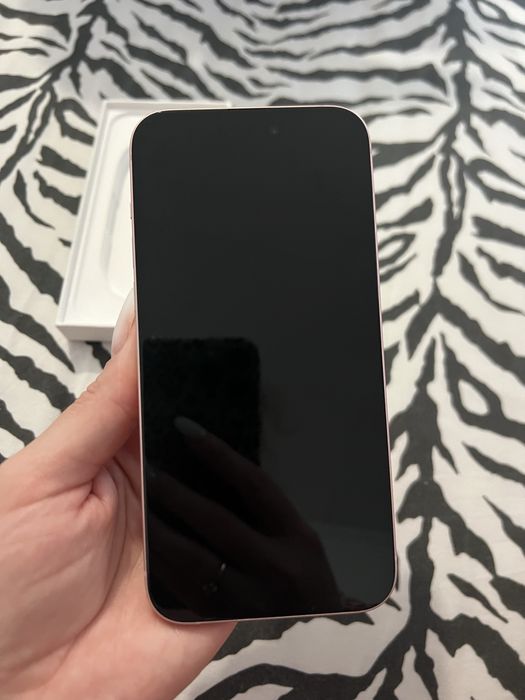Iphone 15 plus roz