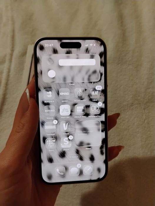 iphone 15 pink  90% baterie