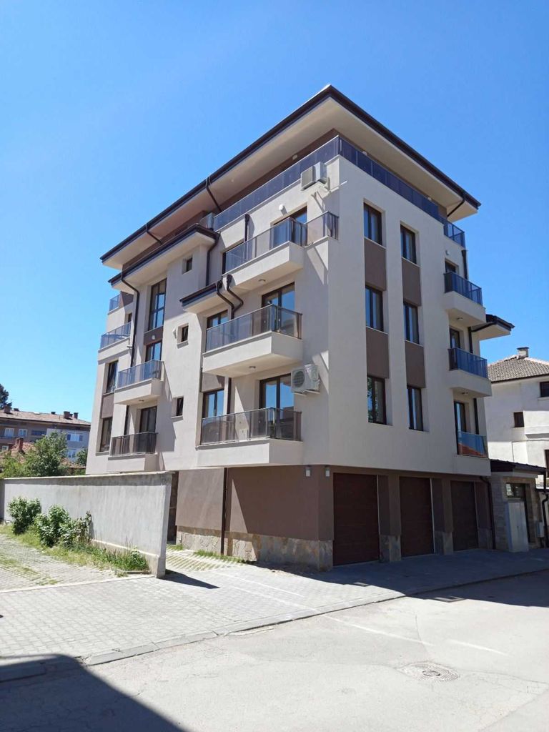 Продава се Гараж / Паркомясто в Казанлък - 24 кв.м за 1148 €/кв.м - Снимка #1