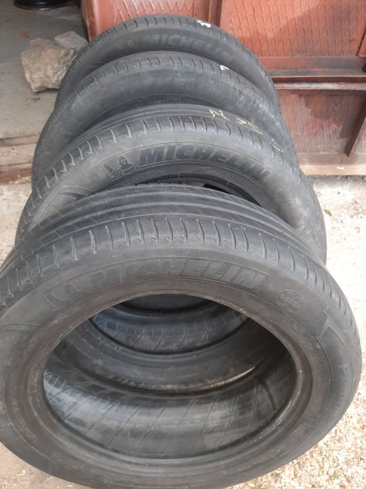 Продам шины 215/60/17 мишелин