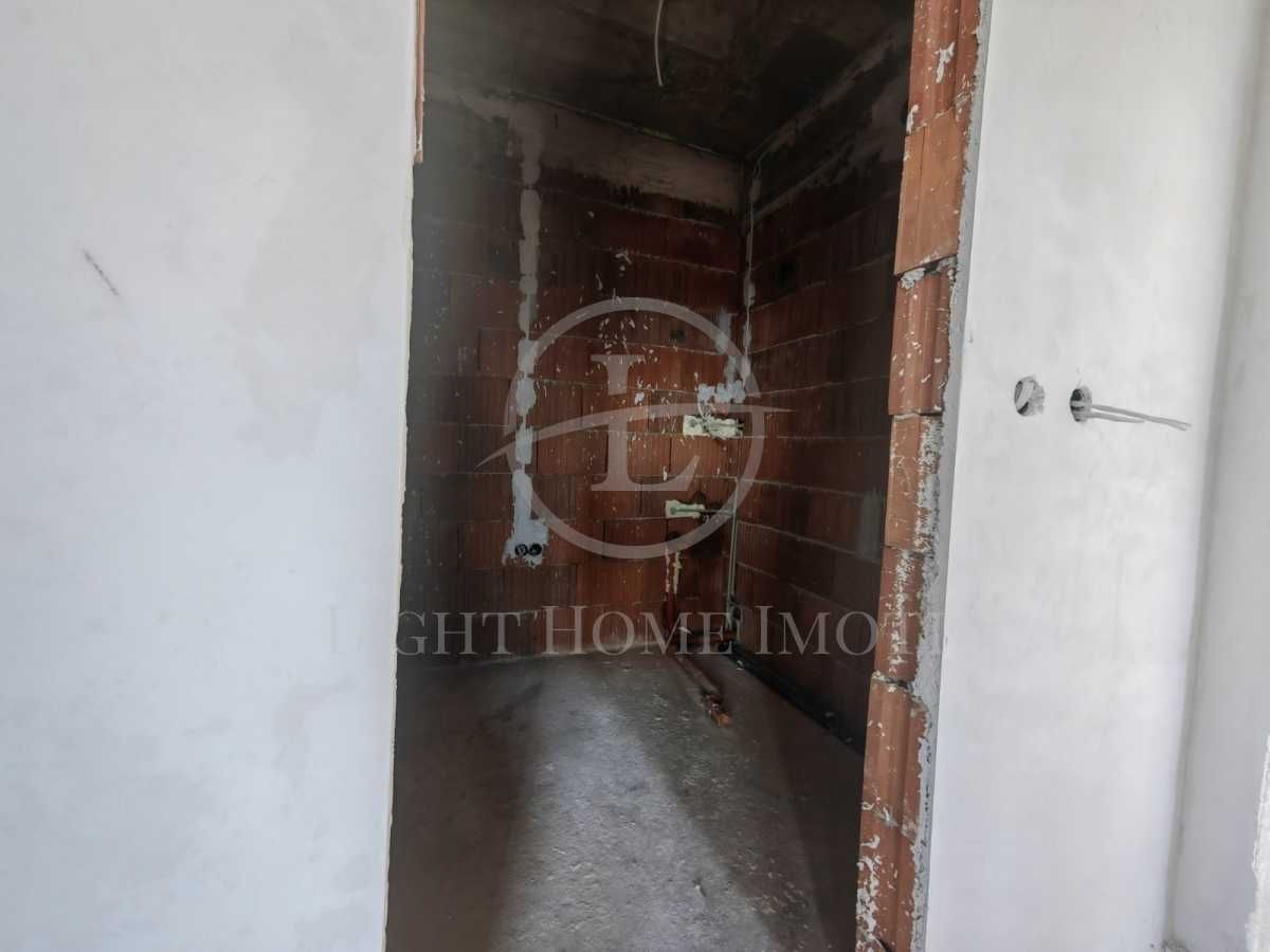 Реф. 325 Тристаен Бутикова града пред АКТ 16