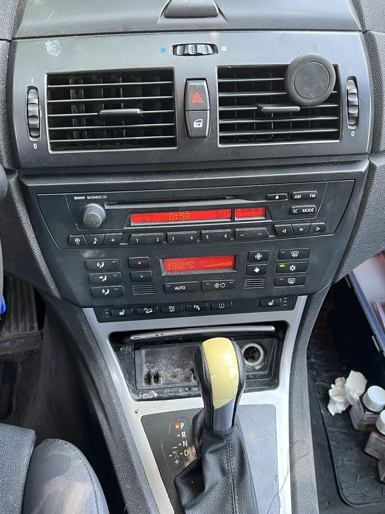 BMW X3, Cutie automata