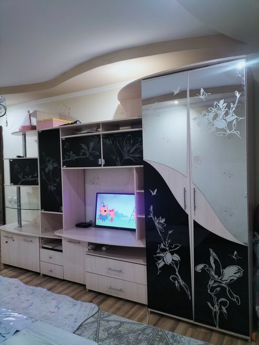 Шкаф для гостиной