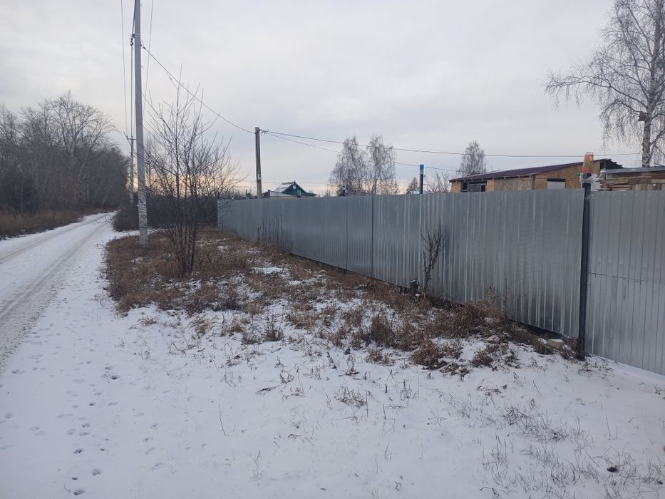 Продам дачный участок в черте города есть свет летом городская вода ,