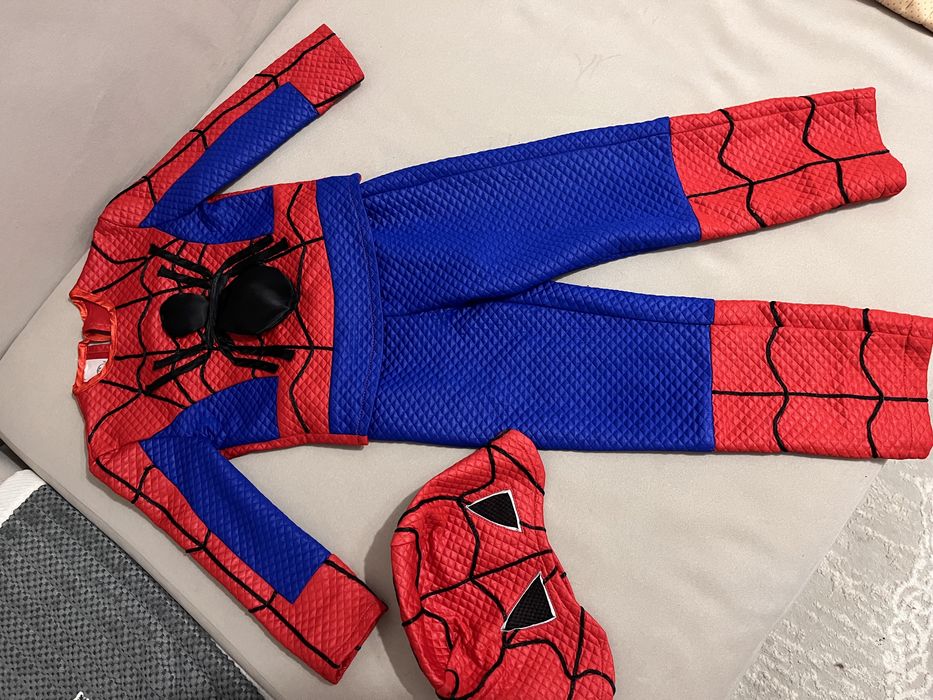 Костюм человека паука