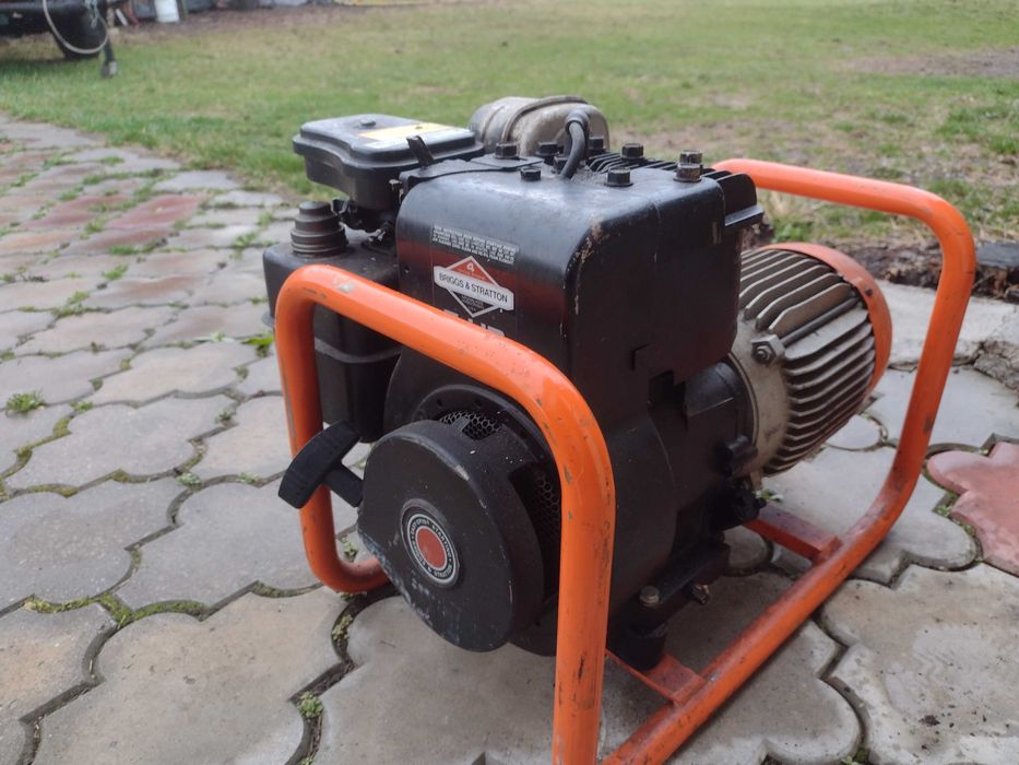 Generator electric  2000 KVA - briggs&stratton 5 cp