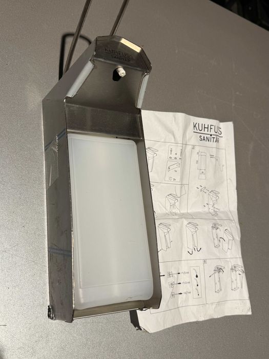 Vând 2 bucati dozator de săpun din inox, marca Kuhfuss Sanitär