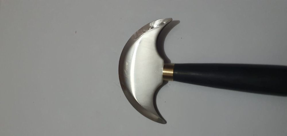 Cutit taiat piele semiluna