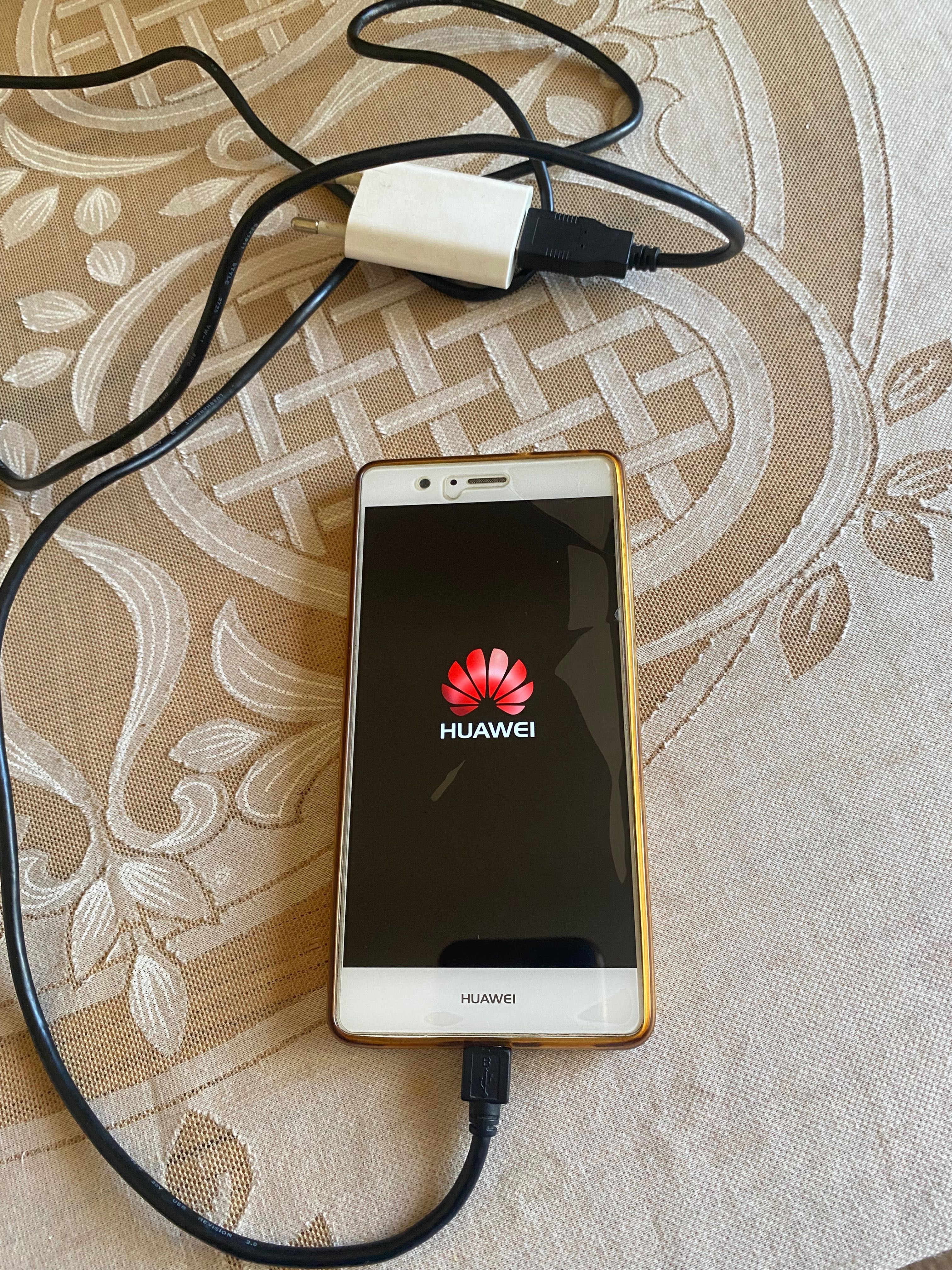 Телефон HUAWEI P9 Lite
