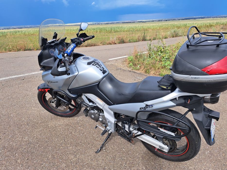 Suzuki V-strom DL 650 2004