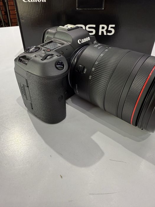 Canon EOS R5 kit Canon RF 24-105mm f/4L IS USM
