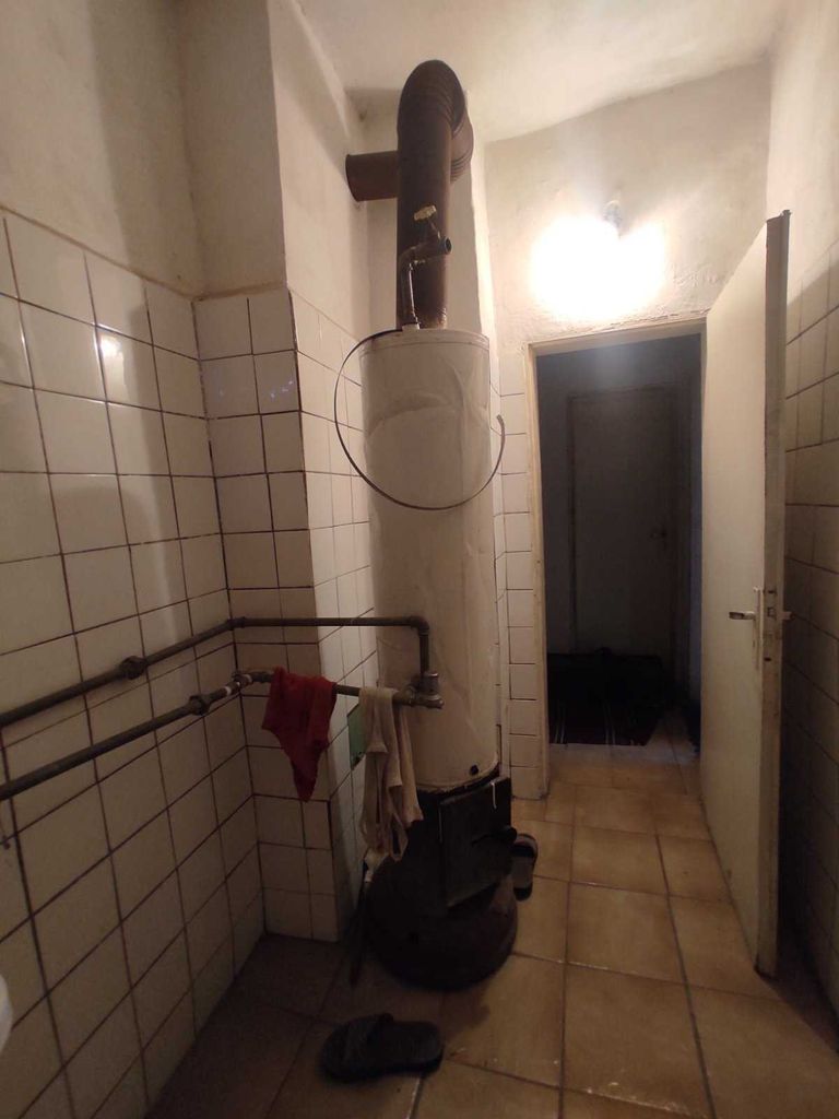 Продава се Къща в Брезник - 70 кв.м за 729 €/кв.м - Снимка #4