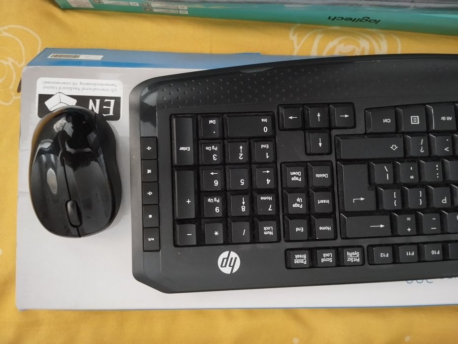 Tastatura wireless cu mause 55 lei buc