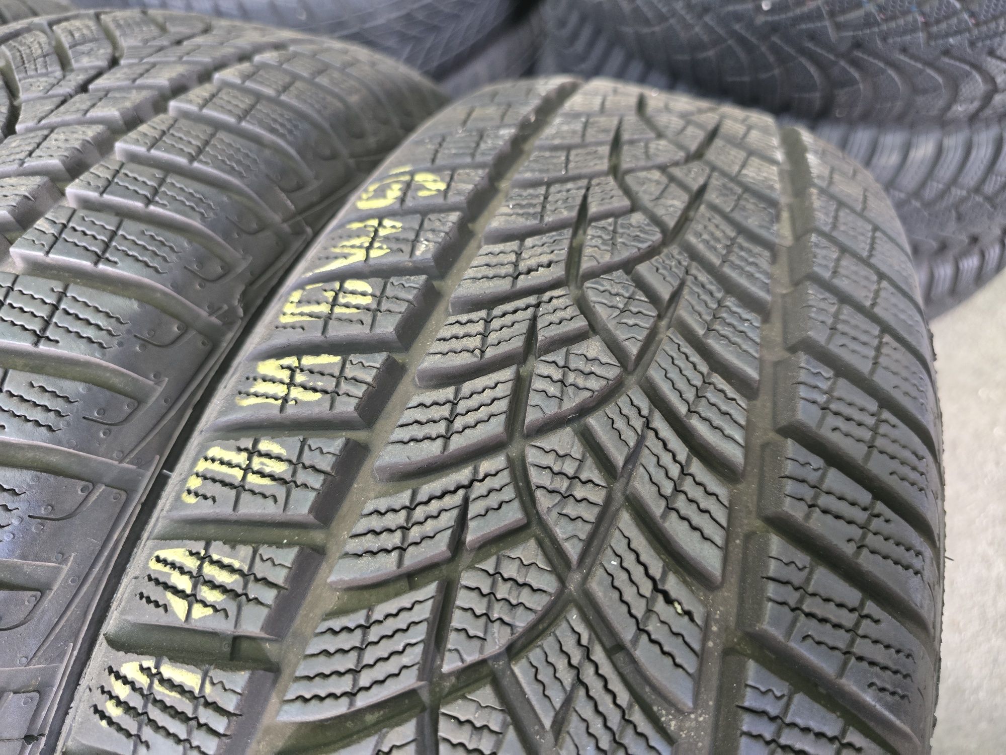 215/60/16 Goodyear  4бр