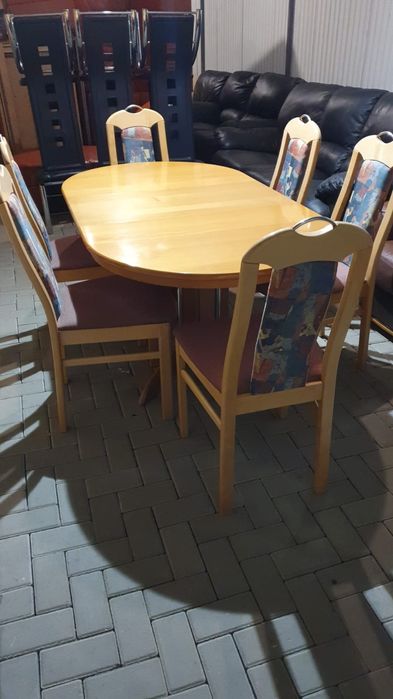 Masa de bucătărie extensibilă  cu 6 scaune