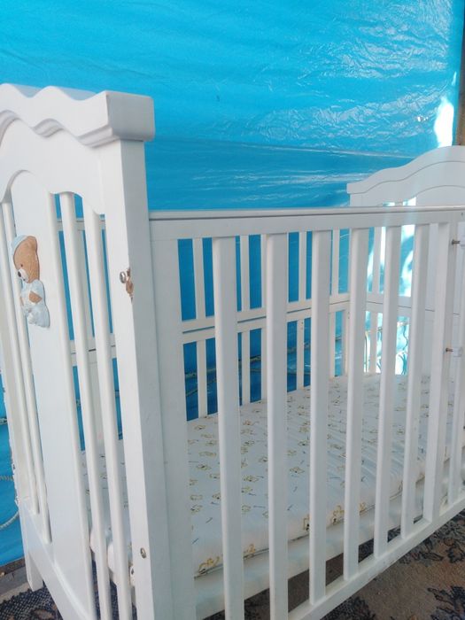 Ничего необычного, обычная кровать, мы советские время мечтали о такой