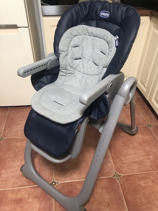 Scaun de masa Chicco Polly