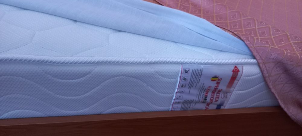 Set mobilier dormitor si saltea inclusa
