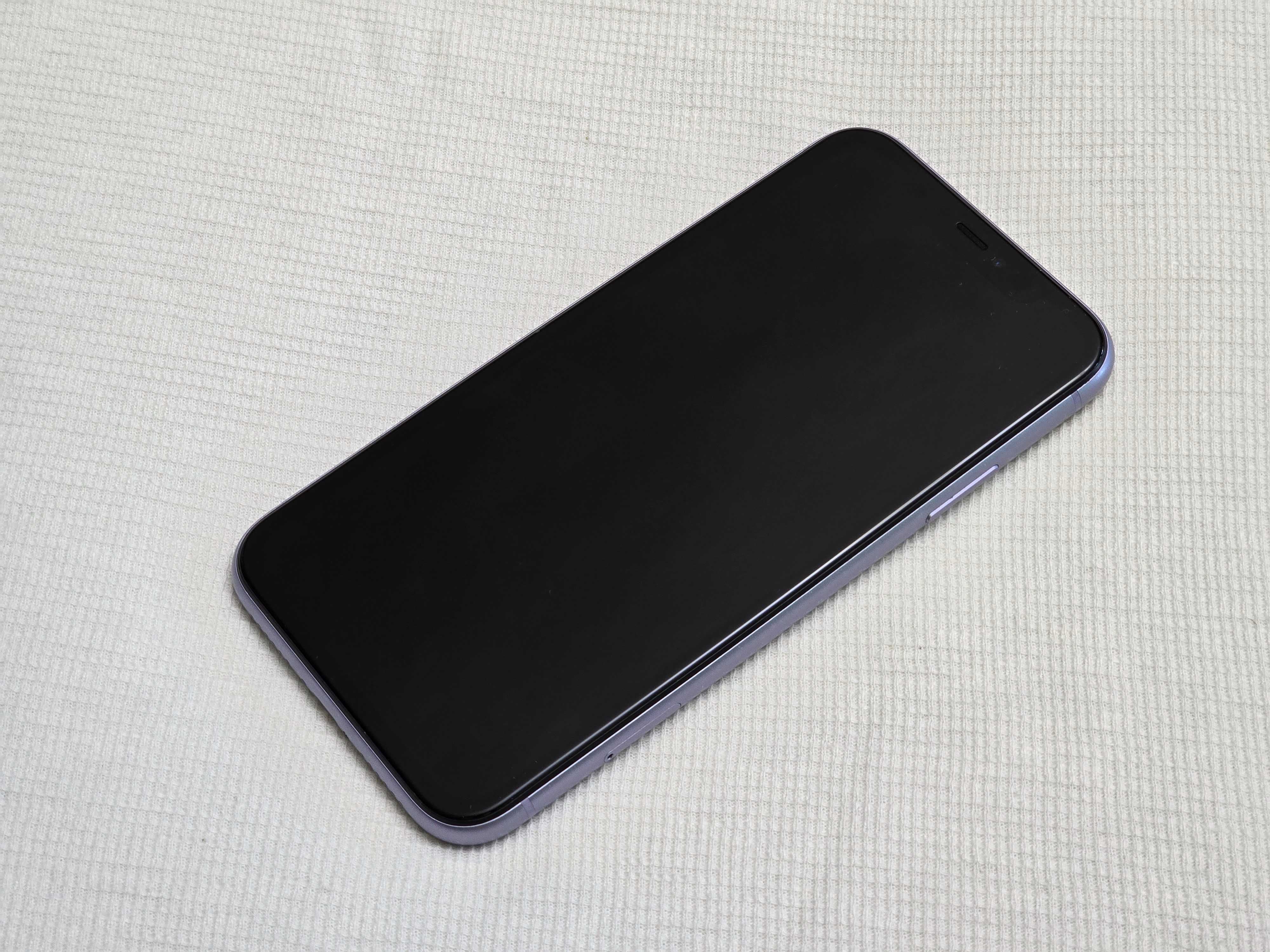 Iphone 11 Purple 10/10 Liber