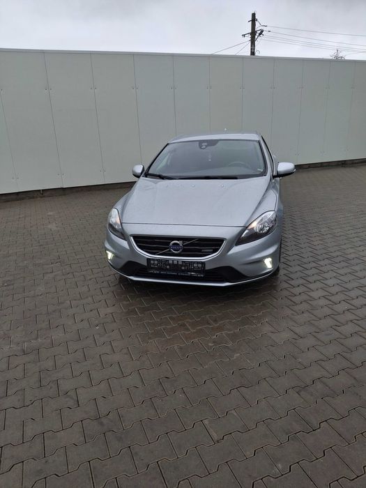 Volvo v40 R.desing avariat.Probleme 2 injectoare