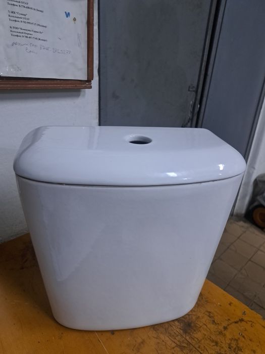 Бачок унитаза в хорошем состоянии