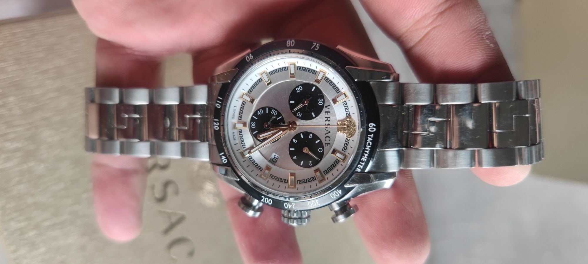 Часы Versace orginal xolati ideal kop ishlatilmagan  remont qlinmagan