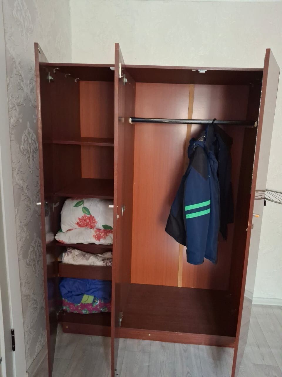 Продам шкаф шифоньер