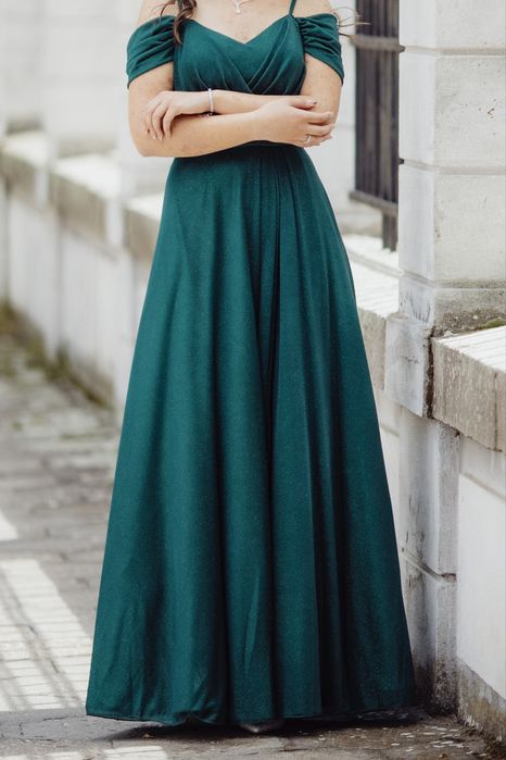 Зелена бляскава бална рокла