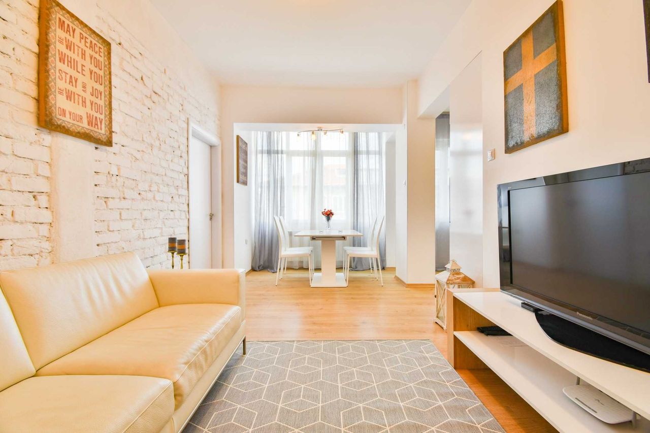 Дава се под наем Двустаен апартамент в София, Яворов - 68 кв.м за 650 € - Снимка #2