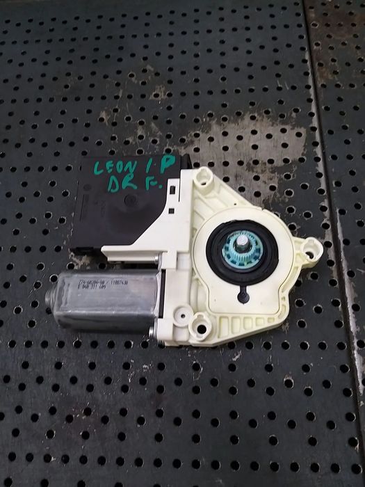 Motoras macara dreapta fata seat leon 1p 1p0837402d 1t0959702f 1k0959792l 7746020400