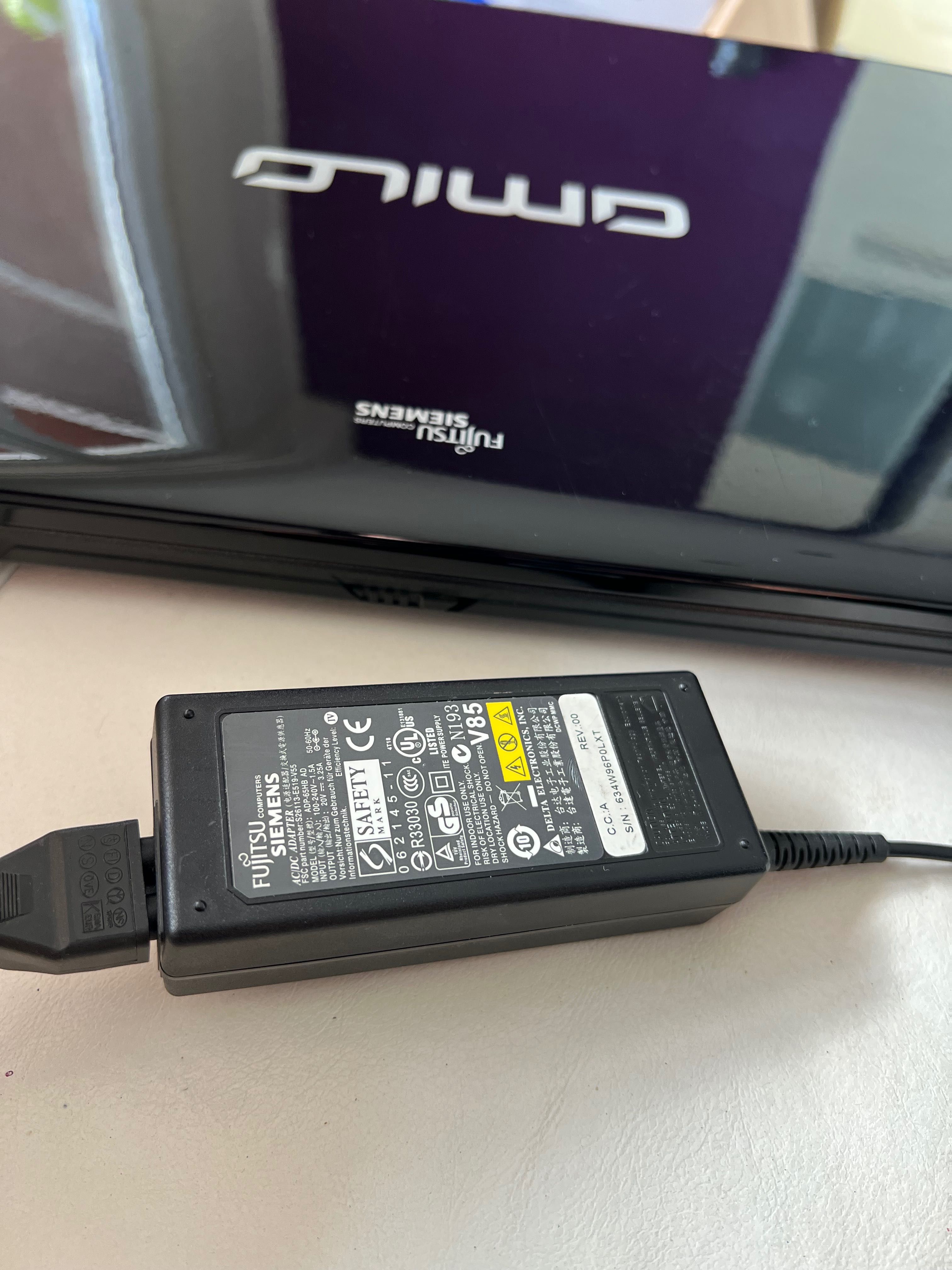 Лаптоп Fujitsu Siemens Amilio