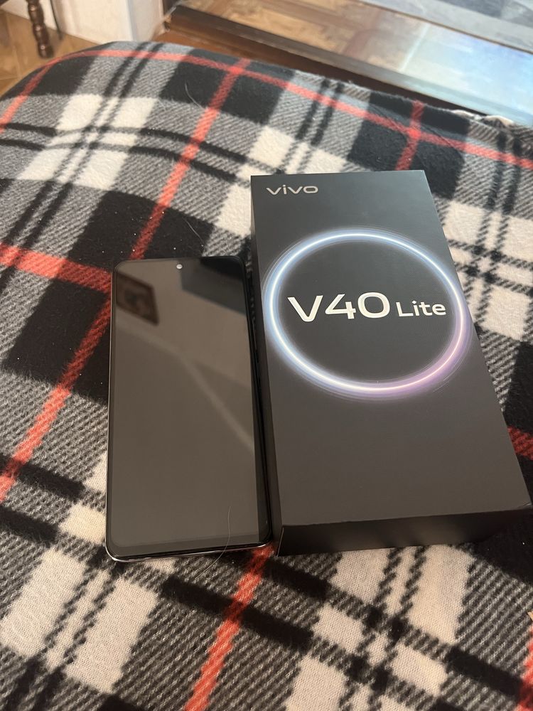 Vivo V40 Lite 256 Gb в хорошем состоянии