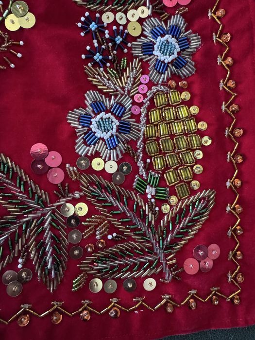 Vând( ilic bunda ) vestă tradițională cusută manual – unicat