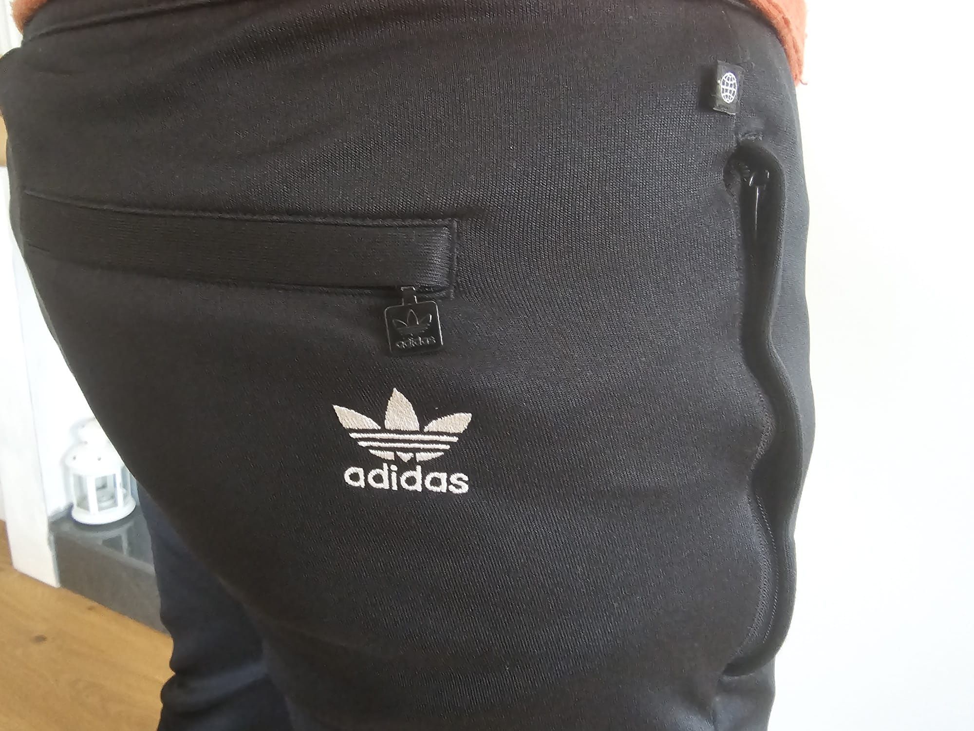 Спортно долнище от премиум колекцията Adidas Originals