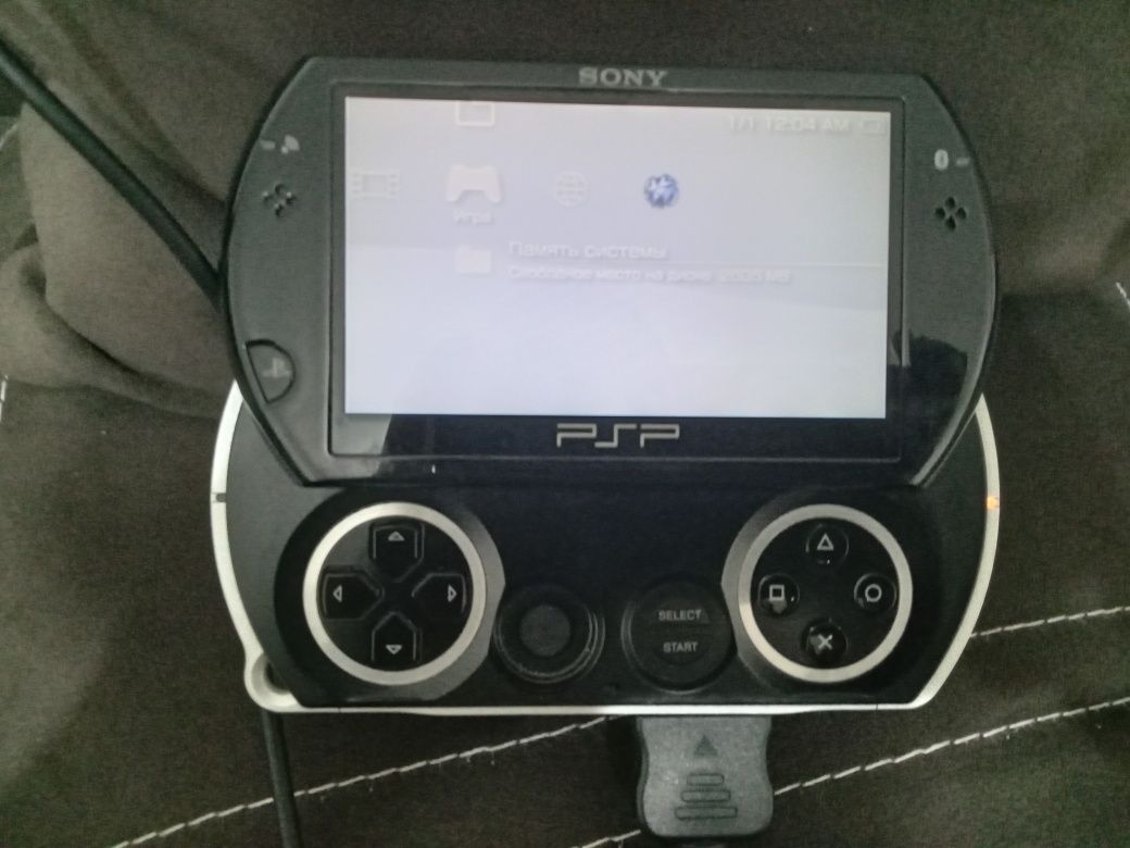 СРОЧНО!!! Продам PSP-go в отличном состоянии