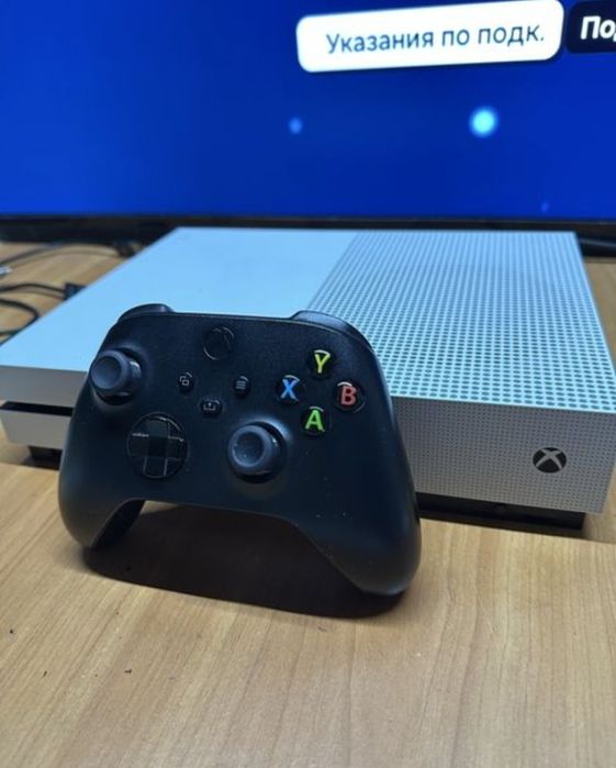 xbox one s 512гб в отличном состояний