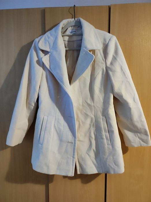 Palton gros culoarea crem