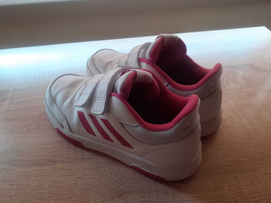 Маратонки ADIDAS номер 34