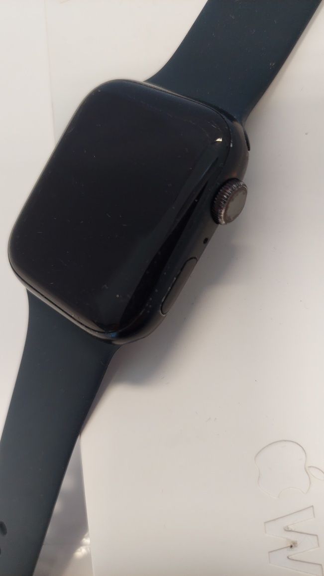 Часовник Смарт Apple Watch 7 SE