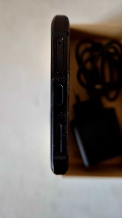 Vand Motorola Edge 30 Ultra, black. Garantie extinsa 2 ani.