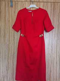 Продавам  рокля червена