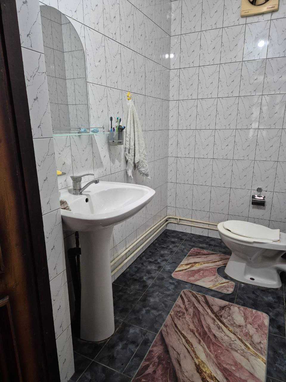 Продается добротный дом, угловой на Бадамзаре